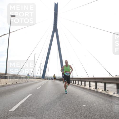 03.10.2024 - Köhlbrandbrückenlauf Jannik Wohlers http://msf.ph/oto/7184032 03.10.2024 09:17:40 Position 1 1018 meine-sportfotos.de