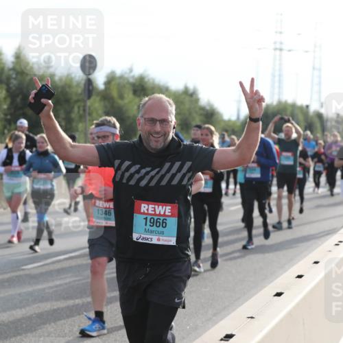03.10.2024 - Köhlbrandbrückenlauf Fuchs,  Jonas http://msf.ph/oto/7184062 03.10.2024 09:18:34 Position 3 2195, 1346, 1966 meine-sportfotos.de