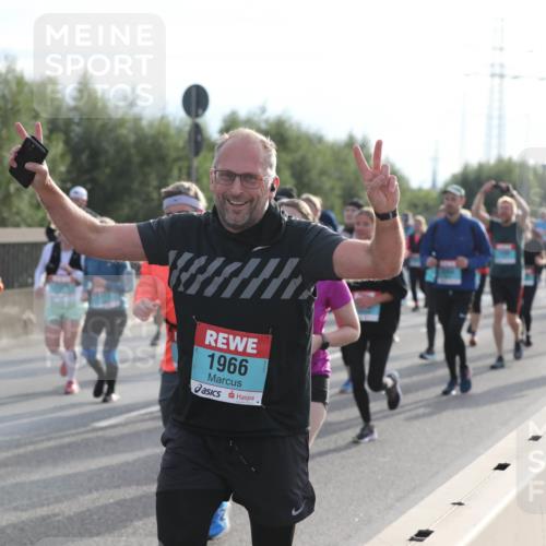 03.10.2024 - Köhlbrandbrückenlauf Fuchs,  Jonas http://msf.ph/oto/7184071 03.10.2024 09:18:34 Position 3 2195, 1966 meine-sportfotos.de