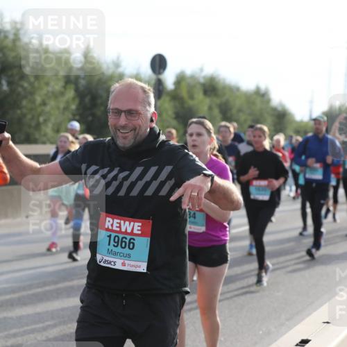 03.10.2024 - Köhlbrandbrückenlauf Fuchs,  Jonas http://msf.ph/oto/7184078 03.10.2024 09:18:35 Position 3 195, 1966, 34 meine-sportfotos.de