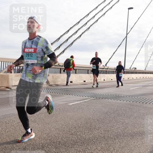 03.10.2024 - Köhlbrandbrückenlauf Matties Gatica Varas http://msf.ph/oto/7184124 03.10.2024 09:25:30 Position 2 2612, 1700 meine-sportfotos.de