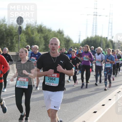 03.10.2024 - Köhlbrandbrückenlauf Fuchs,  Jonas http://msf.ph/oto/7184200 03.10.2024 09:18:39 Position 3 2869, 2870, 2964 meine-sportfotos.de