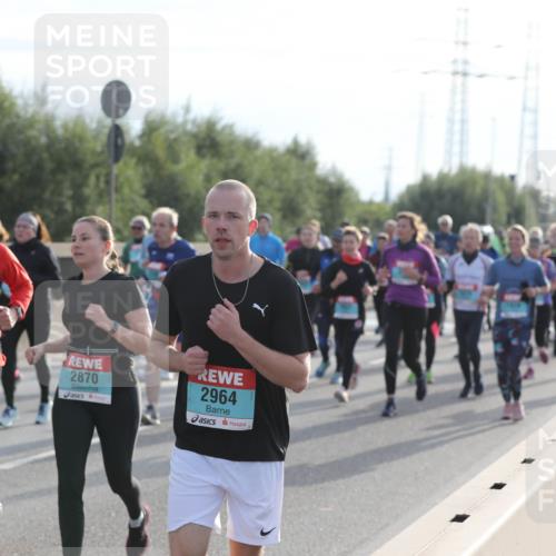 03.10.2024 - Köhlbrandbrückenlauf Fuchs,  Jonas http://msf.ph/oto/7184202 03.10.2024 09:18:39 Position 3 2869, 2870, 2964 meine-sportfotos.de