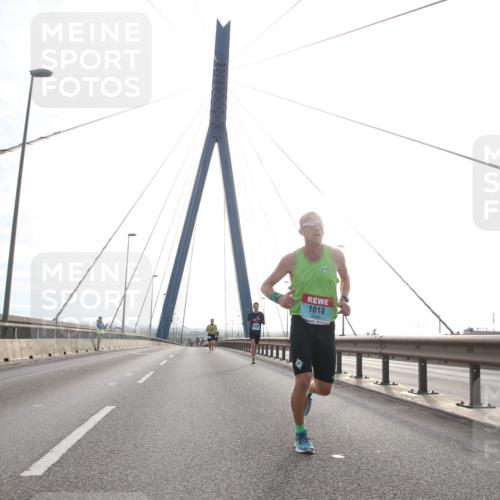 03.10.2024 - Köhlbrandbrückenlauf Jannik Wohlers http://msf.ph/oto/7184217 03.10.2024 09:17:40 Position 1 1018 meine-sportfotos.de