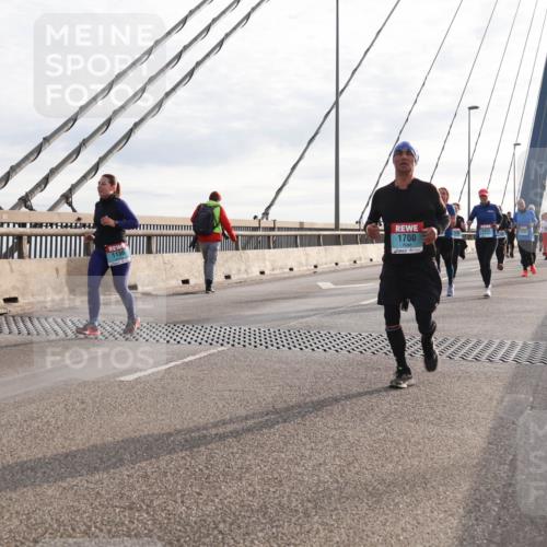 03.10.2024 - Köhlbrandbrückenlauf Matties Gatica Varas http://msf.ph/oto/7184273 03.10.2024 09:25:32 Position 2 1136, 1700 meine-sportfotos.de