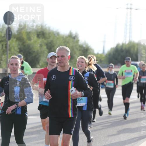 03.10.2024 - Köhlbrandbrückenlauf Fuchs,  Jonas http://msf.ph/oto/7184345 03.10.2024 09:18:49 Position 3 2248, 1918, 354, 2314 meine-sportfotos.de