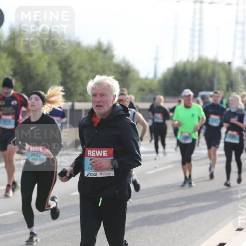 03.10.2024 - Köhlbrandbrückenlauf Fuchs,  Jonas http://msf.ph/oto/7184431 03.10.2024 09:18:56 Position 3 3607 meine-sportfotos.de