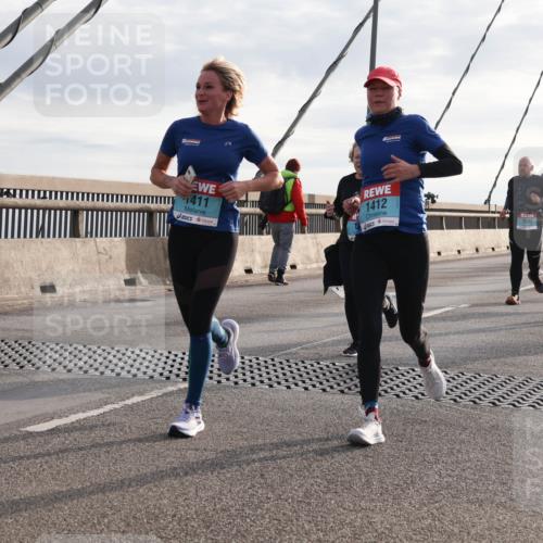 03.10.2024 - Köhlbrandbrückenlauf Matties Gatica Varas http://msf.ph/oto/7184493 03.10.2024 09:25:35 Position 2 1411, 1412, 1557, 1062, 1101 meine-sportfotos.de