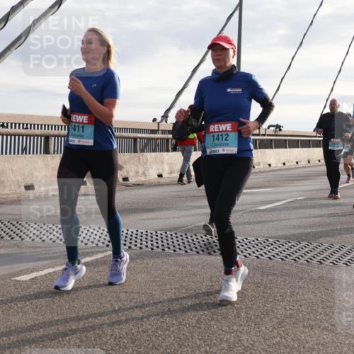 03.10.2024 - Köhlbrandbrückenlauf Matties Gatica Varas http://msf.ph/oto/7184529 03.10.2024 09:25:35 Position 2 1411, 1412, 1062, 1557, 1101 meine-sportfotos.de