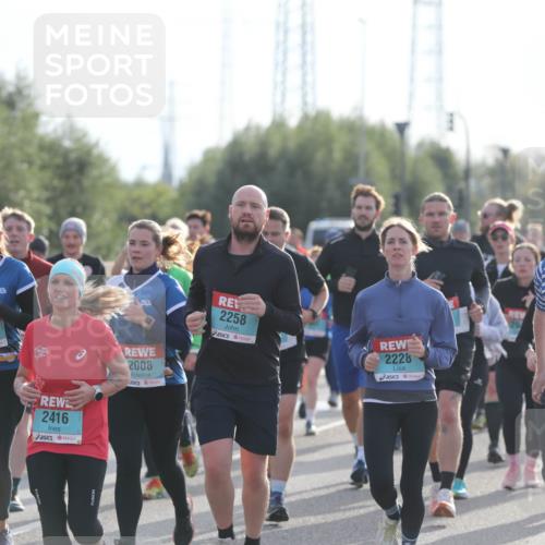 03.10.2024 - Köhlbrandbrückenlauf Fuchs,  Jonas http://msf.ph/oto/7184564 03.10.2024 09:19:05 Position 3 18, 2007, 2416, 2008, 2258, 2228, 2787 meine-sportfotos.de