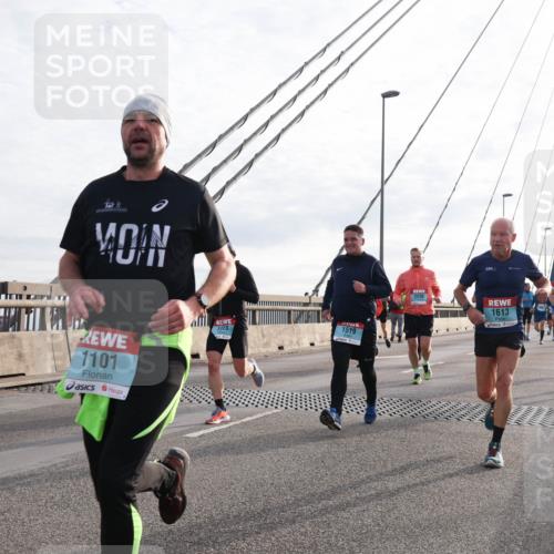 03.10.2024 - Köhlbrandbrückenlauf Matties Gatica Varas http://msf.ph/oto/7184921 03.10.2024 09:25:39 Position 2 1101, 1728, 1519, 2230, 1613, 1697 meine-sportfotos.de