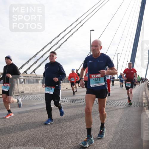 03.10.2024 - Köhlbrandbrückenlauf Matties Gatica Varas http://msf.ph/oto/7184987 03.10.2024 09:25:40 Position 2 1728, 1519, 1613, 1697 meine-sportfotos.de