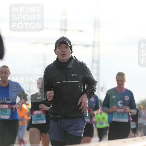 03.10.2024 - Köhlbrandbrückenlauf Fuchs,  Jonas http://msf.ph/oto/7184990 03.10.2024 09:19:50 Position 3 2398, 1993, 1775 meine-sportfotos.de