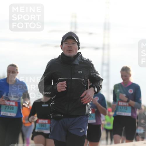 03.10.2024 - Köhlbrandbrückenlauf Fuchs,  Jonas http://msf.ph/oto/7184995 03.10.2024 09:19:50 Position 3 1625, 2398, 1993, 1775 meine-sportfotos.de