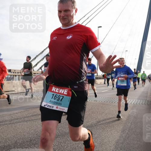 03.10.2024 - Köhlbrandbrückenlauf Matties Gatica Varas http://msf.ph/oto/7185143 03.10.2024 09:25:42 Position 2 1299, 1697, 1999 meine-sportfotos.de