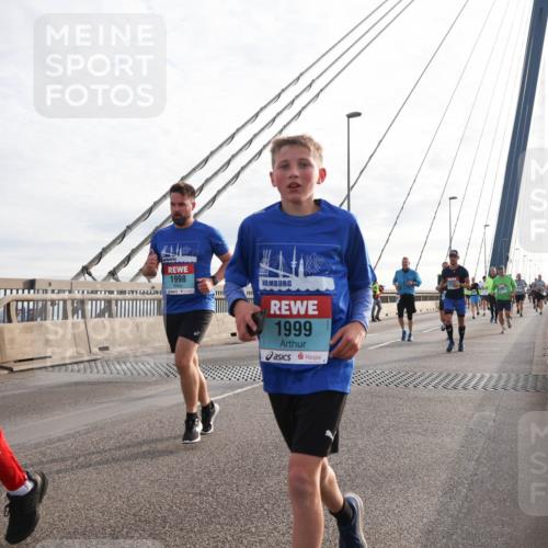 03.10.2024 - Köhlbrandbrückenlauf Matties Gatica Varas http://msf.ph/oto/7185241 03.10.2024 09:25:43 Position 2 1997, 1998, 1999 meine-sportfotos.de