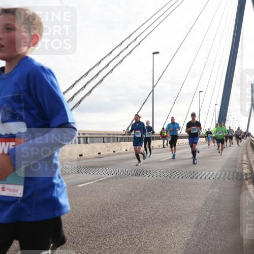 03.10.2024 - Köhlbrandbrückenlauf Matties Gatica Varas http://msf.ph/oto/7185274 03.10.2024 09:25:44 Position 2  meine-sportfotos.de