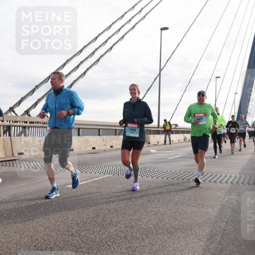 03.10.2024 - Köhlbrandbrückenlauf Matties Gatica Varas http://msf.ph/oto/7185458 03.10.2024 09:25:46 Position 2 1950, 1494, 1585 meine-sportfotos.de