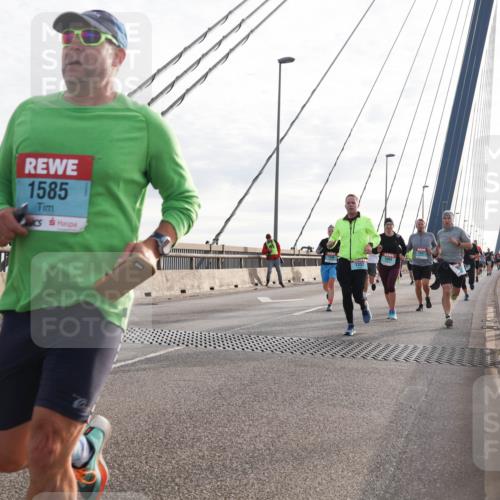 03.10.2024 - Köhlbrandbrückenlauf Matties Gatica Varas http://msf.ph/oto/7185521 03.10.2024 09:25:48 Position 2 1585, 1084, 1337 meine-sportfotos.de