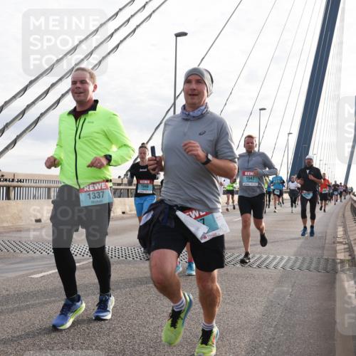 03.10.2024 - Köhlbrandbrückenlauf Matties Gatica Varas http://msf.ph/oto/7185623 03.10.2024 09:25:50 Position 2 1337, 1547, 1848 meine-sportfotos.de