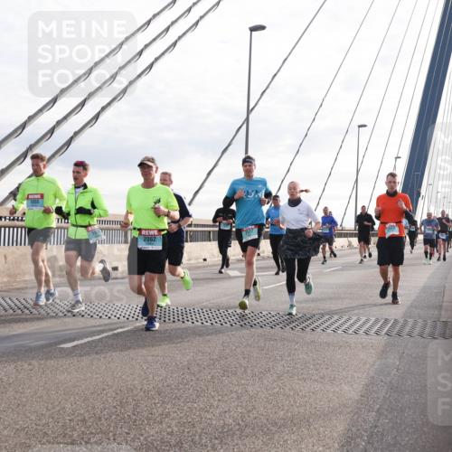 03.10.2024 - Köhlbrandbrückenlauf Matties Gatica Varas http://msf.ph/oto/7186007 03.10.2024 09:25:54 Position 2 1655, 2062, 2127 meine-sportfotos.de