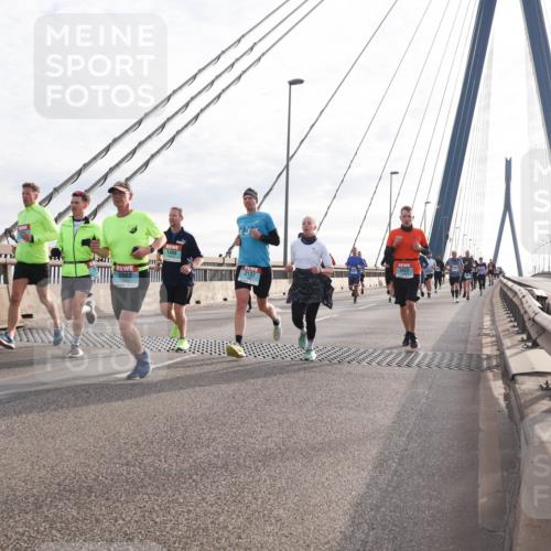 03.10.2024 - Köhlbrandbrückenlauf Matties Gatica Varas http://msf.ph/oto/7186024 03.10.2024 09:25:55 Position 2 1409, 2127, 2062, 2422 meine-sportfotos.de
