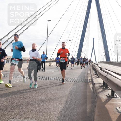 03.10.2024 - Köhlbrandbrückenlauf Matties Gatica Varas http://msf.ph/oto/7186080 03.10.2024 09:25:55 Position 2 1409, 2127, 2422 meine-sportfotos.de