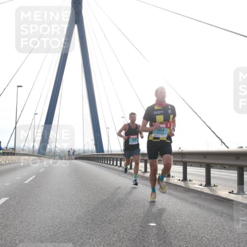 03.10.2024 - Köhlbrandbrückenlauf Jannik Wohlers http://msf.ph/oto/7186547 03.10.2024 09:17:51 Position 1 1063, 1054 meine-sportfotos.de