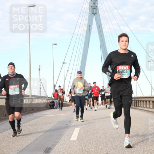 03.10.2024 - Köhlbrandbrückenlauf Jannik Wohlers http://msf.ph/oto/7186630 03.10.2024 09:44:16 Position 2 1762, 1080, 036, 1035 meine-sportfotos.de