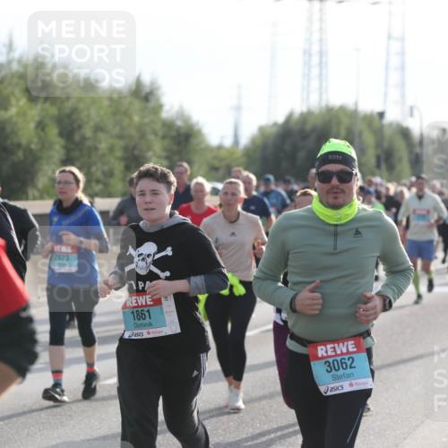03.10.2024 - Köhlbrandbrückenlauf Fuchs,  Jonas http://msf.ph/oto/7186673 03.10.2024 09:21:11 Position 3 2, 2823, 1, 1861, 3062 meine-sportfotos.de