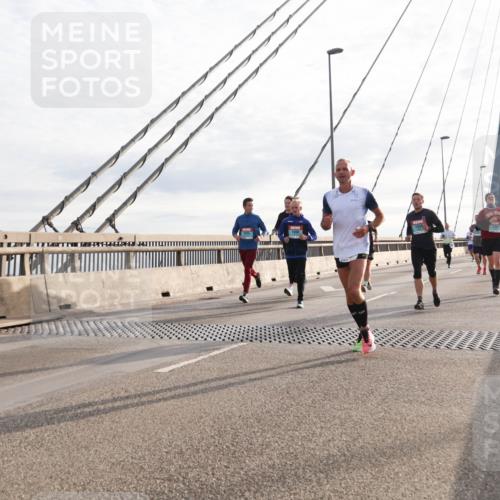 03.10.2024 - Köhlbrandbrückenlauf Matties Gatica Varas http://msf.ph/oto/7186680 03.10.2024 09:26:06 Position 2  meine-sportfotos.de