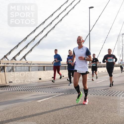 03.10.2024 - Köhlbrandbrückenlauf Matties Gatica Varas http://msf.ph/oto/7186702 03.10.2024 09:26:06 Position 2 1285, 1958, 1535 meine-sportfotos.de