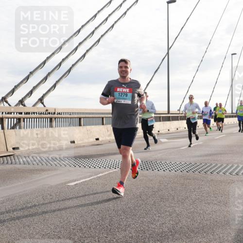 03.10.2024 - Köhlbrandbrückenlauf Matties Gatica Varas http://msf.ph/oto/7187068 03.10.2024 09:26:11 Position 2 1279 meine-sportfotos.de