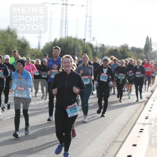 03.10.2024 - Köhlbrandbrückenlauf Fuchs,  Jonas http://msf.ph/oto/7187272 03.10.2024 09:21:40 Position 3 2662, 3012, 3411, 261, 1175, 2585, 3162 meine-sportfotos.de