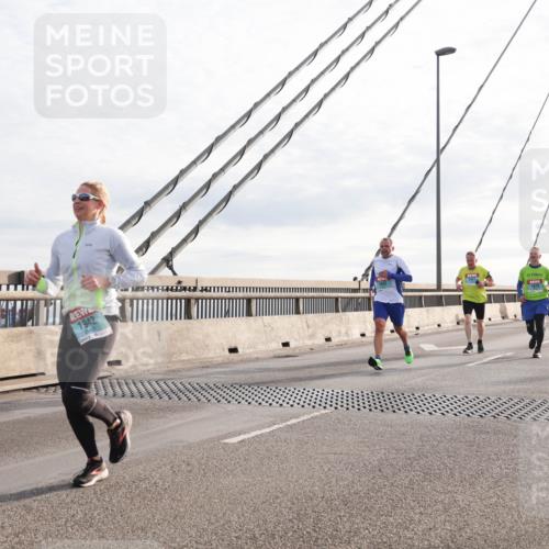 03.10.2024 - Köhlbrandbrückenlauf Matties Gatica Varas http://msf.ph/oto/7187307 03.10.2024 09:26:14 Position 2 1942 meine-sportfotos.de