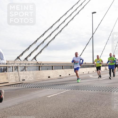 03.10.2024 - Köhlbrandbrückenlauf Matties Gatica Varas http://msf.ph/oto/7187340 03.10.2024 09:26:14 Position 2 1942 meine-sportfotos.de