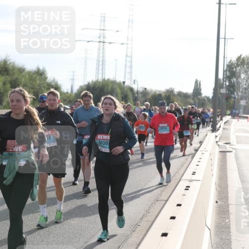 03.10.2024 - Köhlbrandbrückenlauf Fuchs,  Jonas http://msf.ph/oto/7187398 03.10.2024 09:21:47 Position 3 3157, 2567, 70, 3150, 3274 meine-sportfotos.de