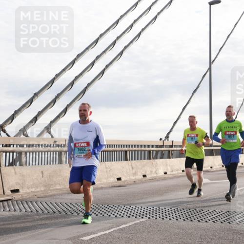 03.10.2024 - Köhlbrandbrückenlauf Matties Gatica Varas http://msf.ph/oto/7187440 03.10.2024 09:26:15 Position 2 1602, 1561, 1878, 2311 meine-sportfotos.de