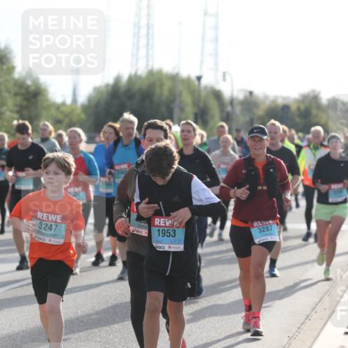 03.10.2024 - Köhlbrandbrückenlauf Fuchs,  Jonas http://msf.ph/oto/7187469 03.10.2024 09:21:52 Position 3 3155, 3247, 1953, 3287 meine-sportfotos.de
