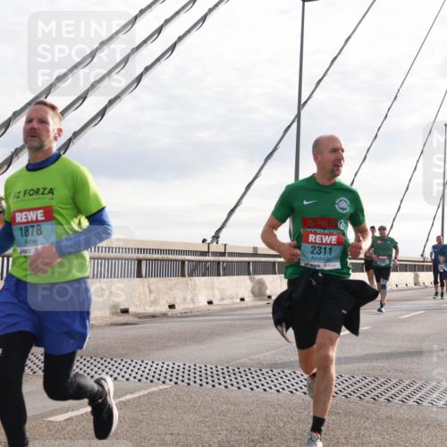 03.10.2024 - Köhlbrandbrückenlauf Matties Gatica Varas http://msf.ph/oto/7187605 03.10.2024 09:26:17 Position 2 1561, 1878, 2311, 1560 meine-sportfotos.de
