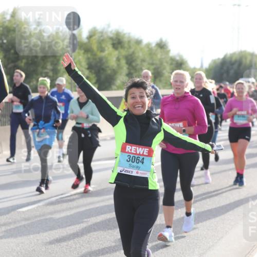 03.10.2024 - Köhlbrandbrückenlauf Fuchs,  Jonas http://msf.ph/oto/7187700 03.10.2024 09:22:40 Position 3 2296, 3064 meine-sportfotos.de
