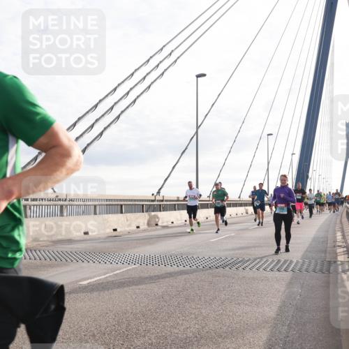 03.10.2024 - Köhlbrandbrückenlauf Matties Gatica Varas http://msf.ph/oto/7187711 03.10.2024 09:26:18 Position 2 231 meine-sportfotos.de