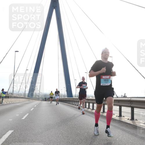 03.10.2024 - Köhlbrandbrückenlauf Jannik Wohlers http://msf.ph/oto/7187809 03.10.2024 09:18:05 Position 1 1032 meine-sportfotos.de