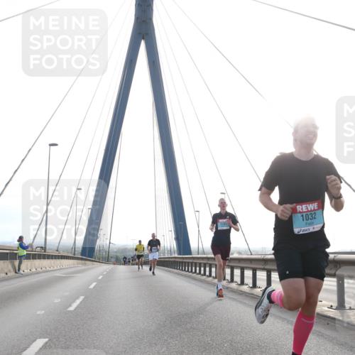 03.10.2024 - Köhlbrandbrückenlauf Jannik Wohlers http://msf.ph/oto/7187848 03.10.2024 09:18:05 Position 1 1165, 1032 meine-sportfotos.de