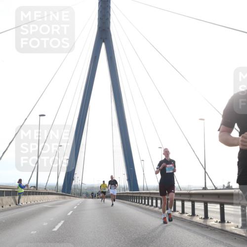 03.10.2024 - Köhlbrandbrückenlauf Jannik Wohlers http://msf.ph/oto/7187891 03.10.2024 09:18:05 Position 1 1165, 1032 meine-sportfotos.de