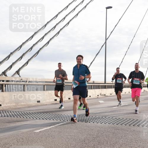 03.10.2024 - Köhlbrandbrückenlauf Matties Gatica Varas http://msf.ph/oto/7187920 03.10.2024 09:26:22 Position 2 497, 2182, 1211, 2150 meine-sportfotos.de
