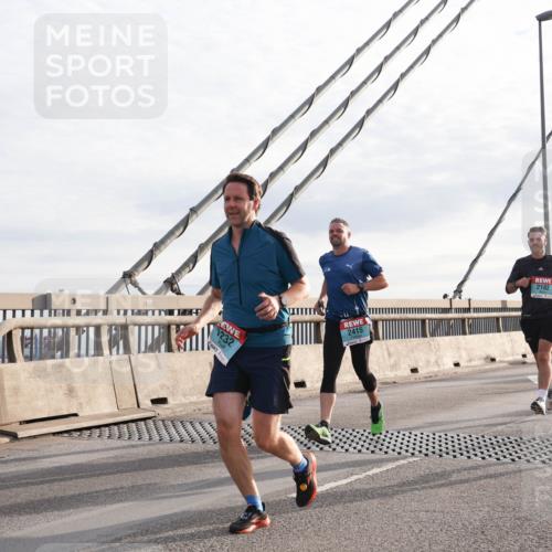 03.10.2024 - Köhlbrandbrückenlauf Matties Gatica Varas http://msf.ph/oto/7187998 03.10.2024 09:26:23 Position 2 2182, 1211, 2415 meine-sportfotos.de