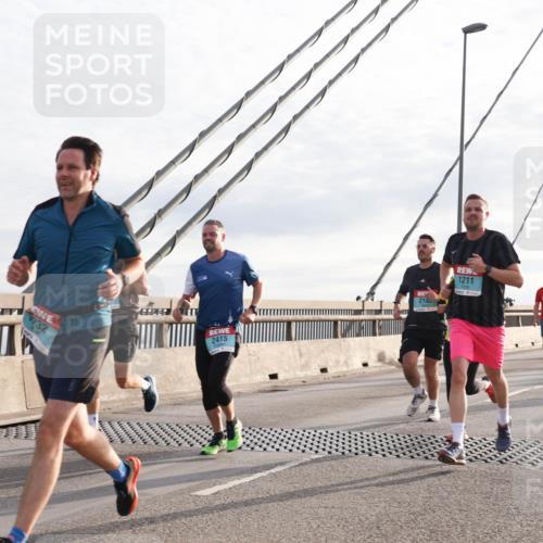 03.10.2024 - Köhlbrandbrückenlauf Matties Gatica Varas http://msf.ph/oto/7188024 03.10.2024 09:26:23 Position 2 1232, 2415, 2182, 1211, 1450 meine-sportfotos.de