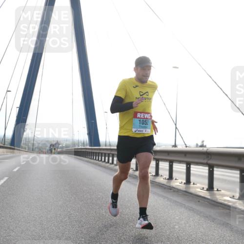 03.10.2024 - Köhlbrandbrückenlauf Jannik Wohlers http://msf.ph/oto/7188161 03.10.2024 09:18:12 Position 1 1052 meine-sportfotos.de