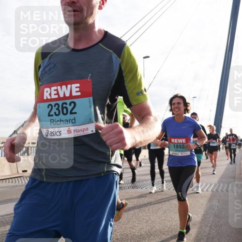 03.10.2024 - Köhlbrandbrückenlauf Matties Gatica Varas http://msf.ph/oto/7188454 03.10.2024 09:26:30 Position 2 2362, 1892 meine-sportfotos.de